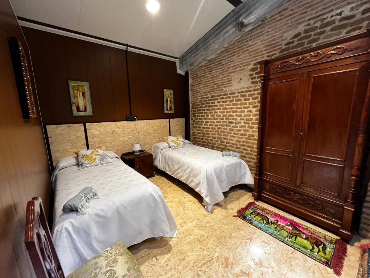 בית הארחה Nava del Rey 	Casa Ruina מראה חיצוני תמונה